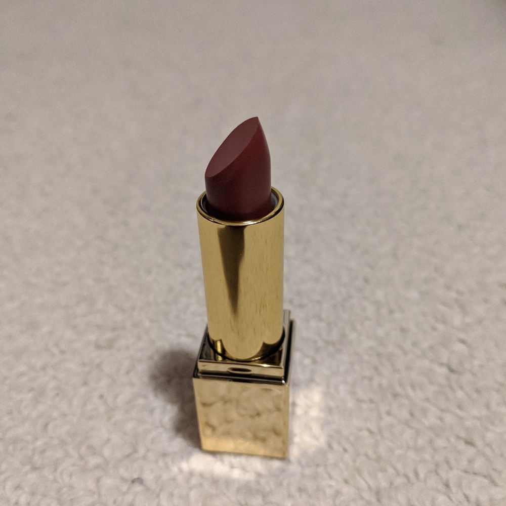 Estée Lauder lipstick